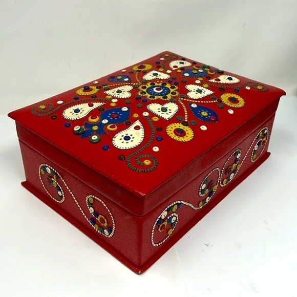 Large Red Leather Hand Appliqué Box - Picture 1 of 7